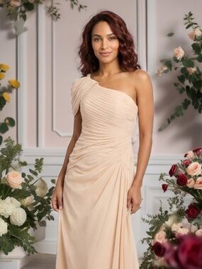 Bridesmaid Dress | Cream One-Shoulder Size 4 Ruched Chiffon Formal NWT